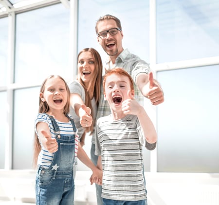 eine-glückliche-familie-renoviert-ihr-haus eine-glückliche-familie-renoviert-ihr-haus